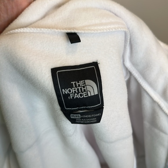 THE NORTH FACE DENALI WOMENS JACKET XS ( small would fit) exc cond 
White/ Grey - Picture 10 of 12